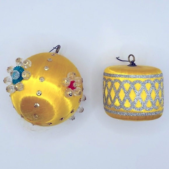 Vintage 1960's Christmas Xmas Push Pin Ornaments - Set of 2 - Picture 3 of 3